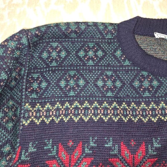 LL Bean Norwegian Snowflake Wool Sweater Ireland Navy W/ Red Green Size Large - Picture 4 of 6